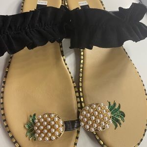Pineapple toe loop ruffle sandals
